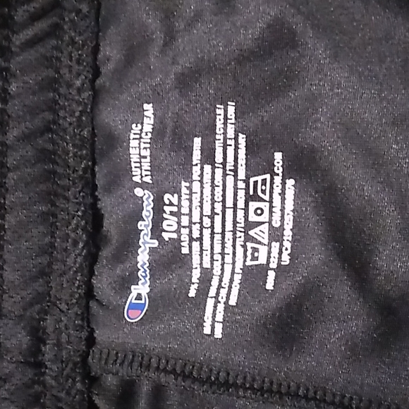 Champion boys shorts size 10/12 black - Picture 3 of 3